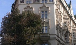 Hotel Paříž - průčelí domu